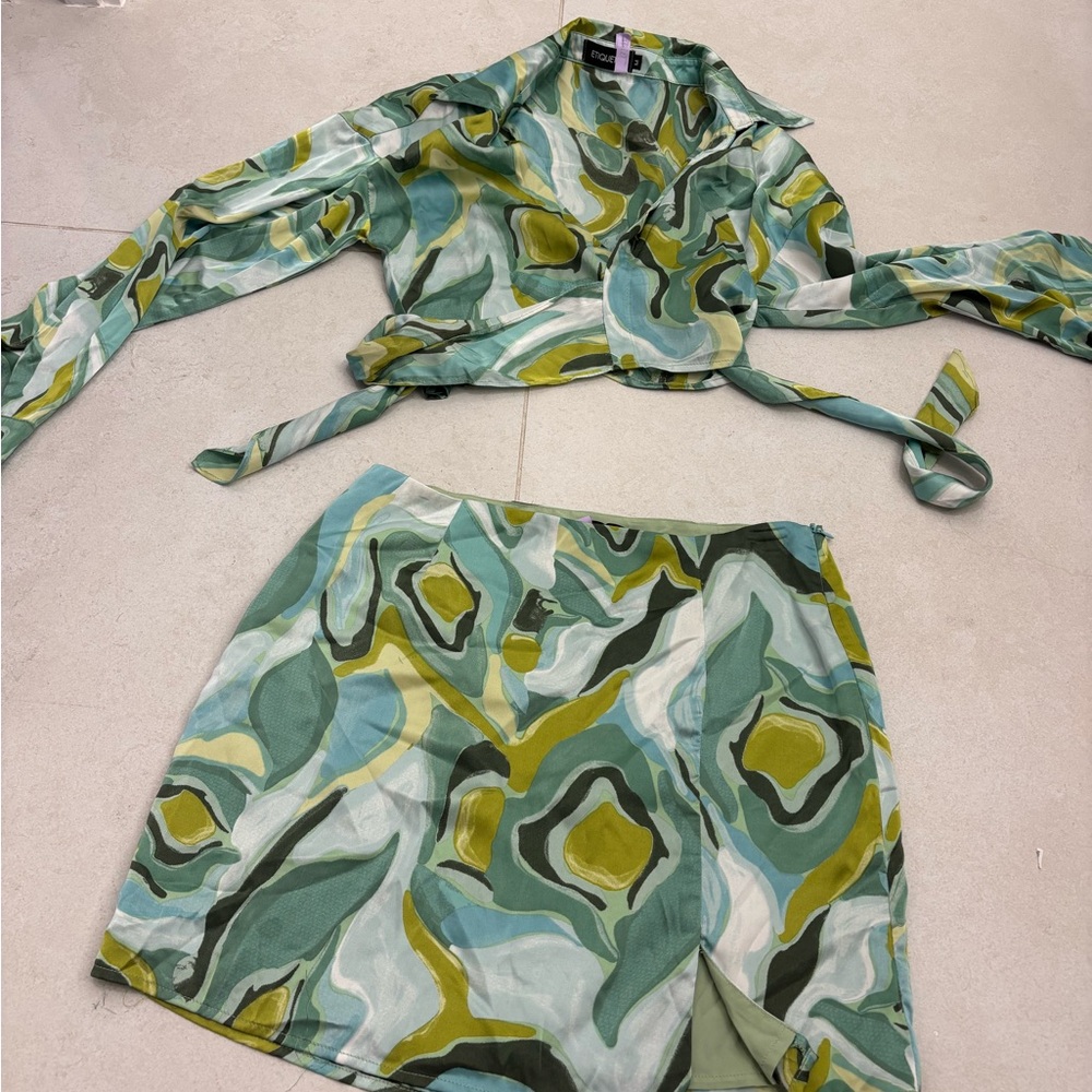 Stylish Green Patterned Skirt
